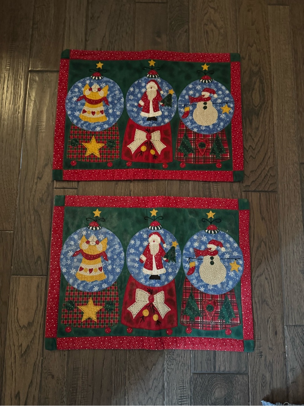Festive Green & Red Holiday Quilted Placemat Set with Snow Globe Motifs